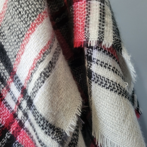 Mixit Plaid Black Red Poncho One Size NWT - Picture 3 of 6